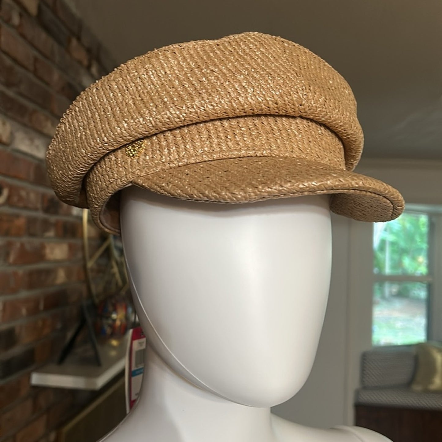 NWT Vince Camuto Lacquered Paper Braid Flat Cap One Size