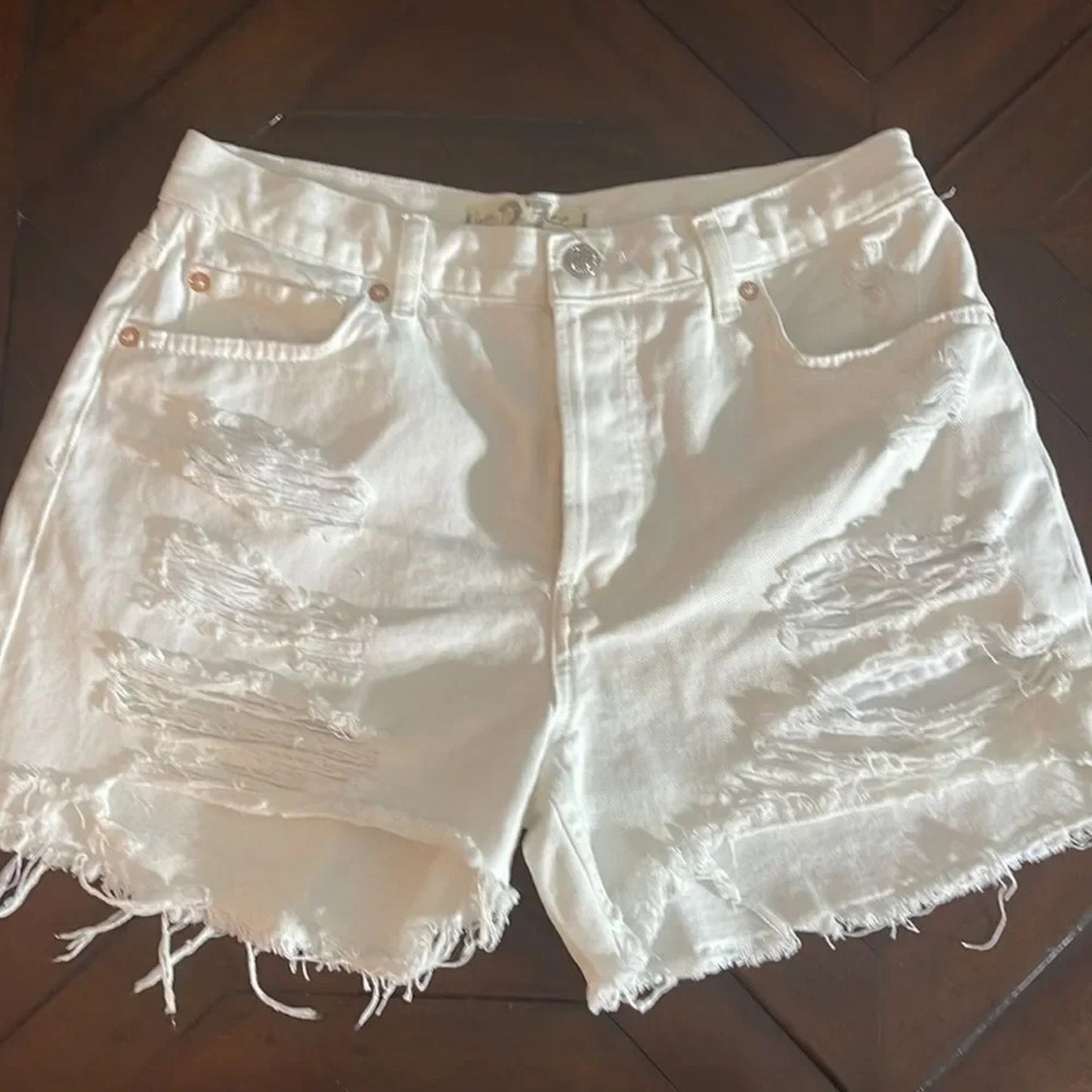 NWT Free People Maggie Mid Rise Shorts - size 27