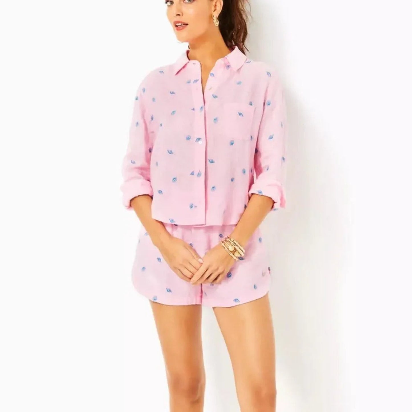 NWT LILLY PULITZER
Coralynn Button Down Shirt
