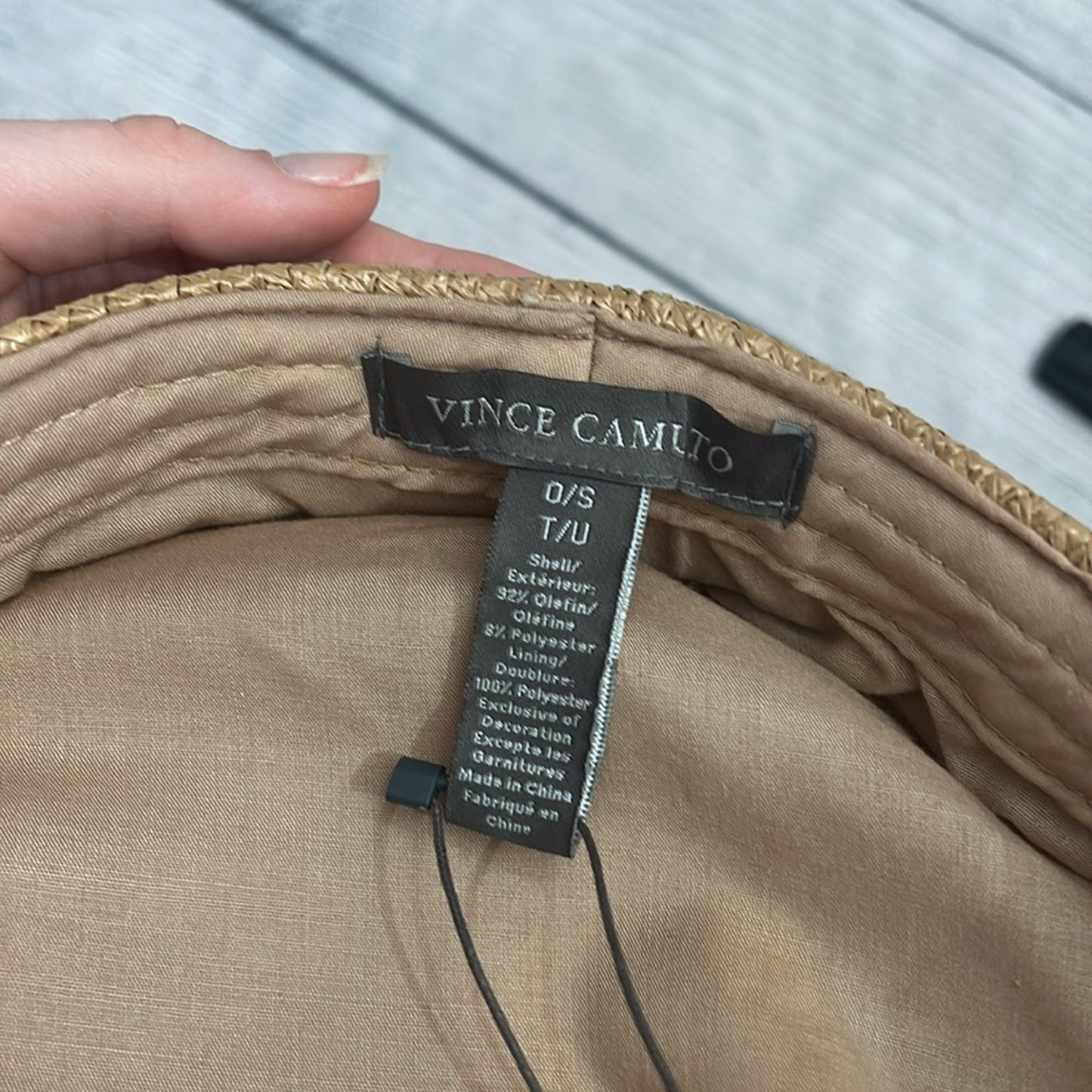 NWT Vince Camuto Lacquered Paper Braid Flat Cap One Size