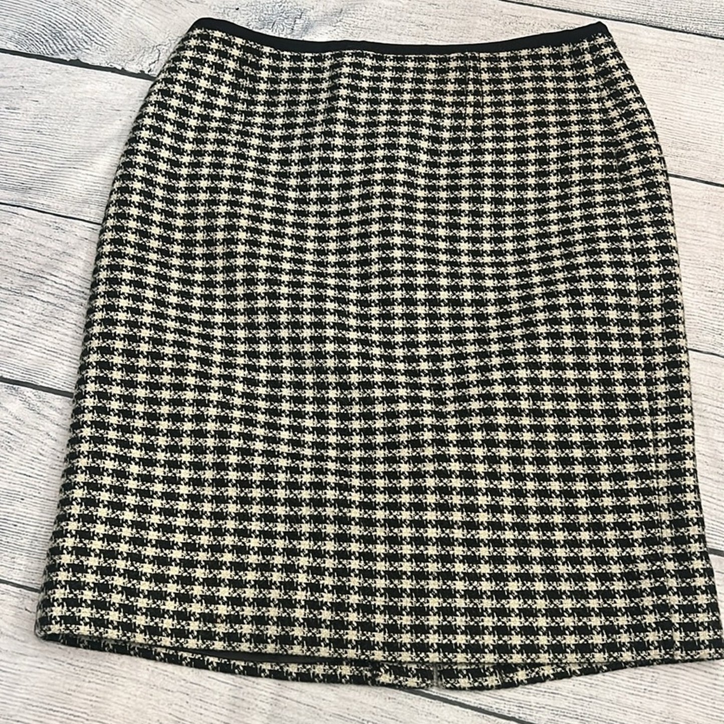 Tory Burch Houndstooth Print Tweed Knee-Length Skirt - size 4